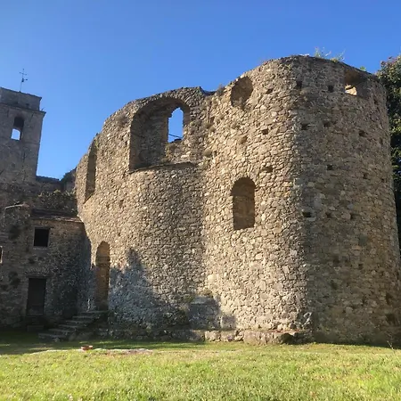 A Panoramic Retreat * Baiardo
